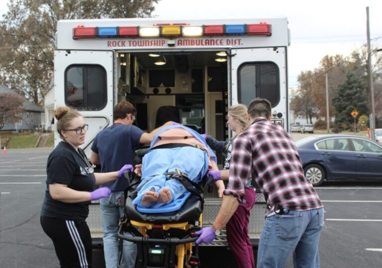 paramedicstudents-900x630