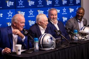 Tyler Smith Demands Apology from Cowboys Owner Jerry Jones Following Racial Comment…