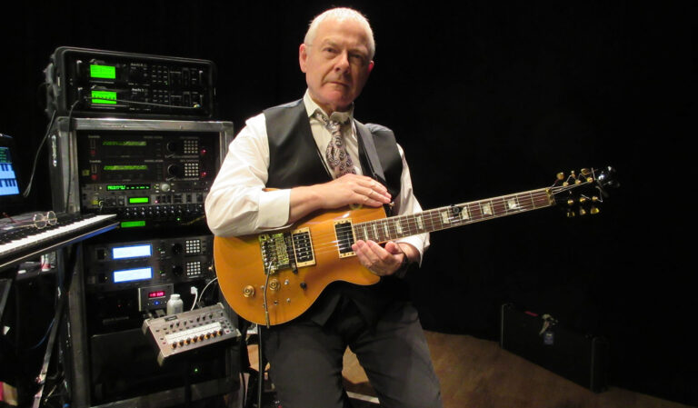 king-crimson-robert-fripp-2014-rocks-1674x978