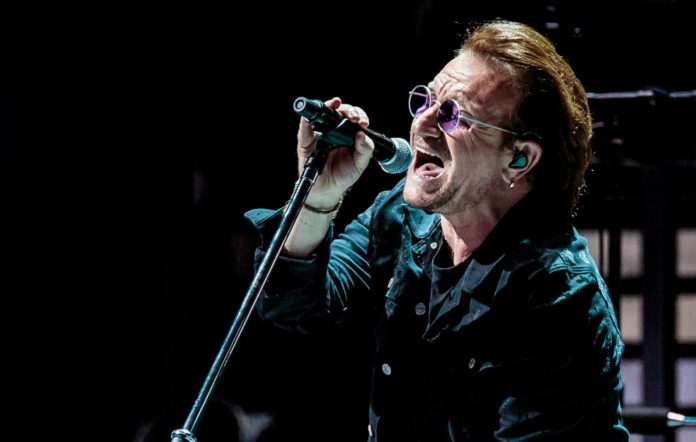 U2s-Bono-live-696x442